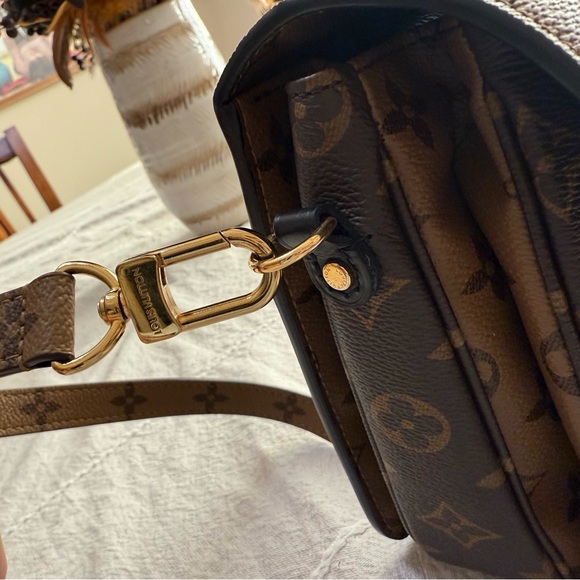 Louis Vuitton Crossbody Pochette Métis - Picture 7 of 11